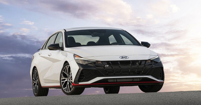 Sedan hạng C hiệu suất cao của Hyundai vừa ra mắt, động cơ cực mạnh