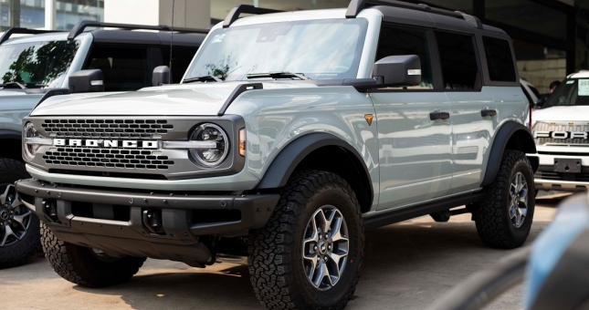 Ảnh thực tế Ford Bronco – mẫu SUV siêu hầm hố sắp về Việt Nam
