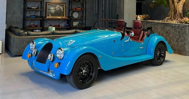 Cường Đô-la tậu xế lạ Morgan Plus Four chơi Tết