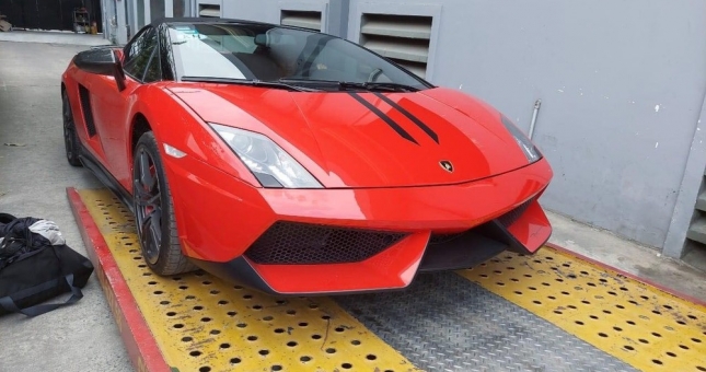 'Siêu phẩm' Lamborghini Gallardo LP570-4 Spyder Performante về Việt Nam