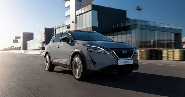 Ô tô điện độc đáo của Nissan trình làng, đe nẹt Toyota Corolla Cross