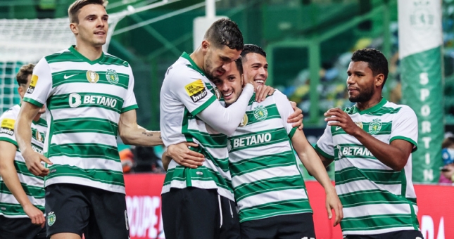 Liverpool tính chiêu mộ sao trẻ đồng hương Ronaldo