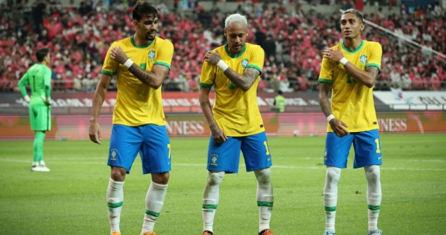 Đẩy công thần ra đi, Man City đem về 'Kaka đệ nhị'