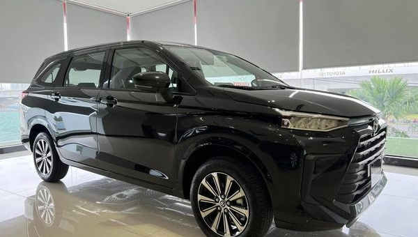 Ảnh thực tế Toyota Avanza Premio bản MT tại đại lý, giá 548 triệu đồng