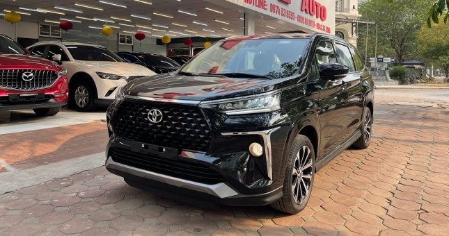 Toyota Veloz Cross được bán lại khi mới chạy được 50 km, giá đắt hơn xe mới