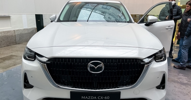 Ngắm thiết kế đẹp long lanh của Mazda CX-60 – đối thủ của Mercedes-Benz GLC