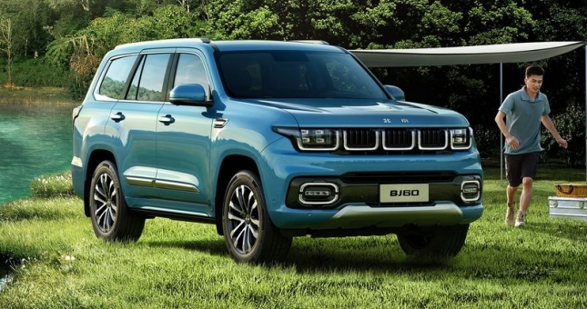 SUV Trung Quốc “gây sốt” với thiết kế lai giữa Toyota Land Cruiser và Jeep