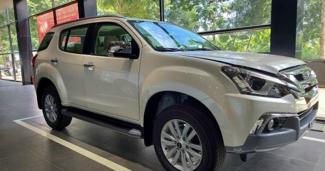 Giảm giá kịch sàn, mẫu SUV 7 chỗ này đang có giá rẻ nhất Việt Nam