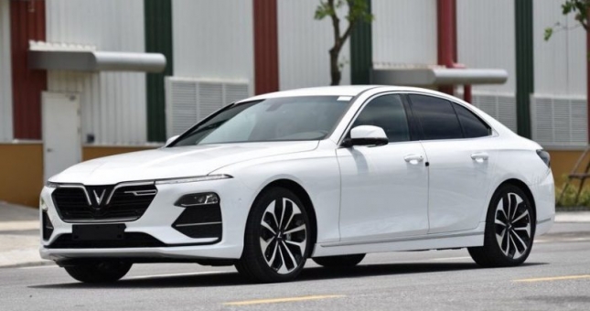 VinFast tiếp tục dành ưu đãi siêu hấp dẫn cho khách mua ô tô Lux và Fadil