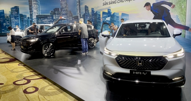 Giá chênh 45 triệu đồng, Honda HR-V L và RS có gì khác biệt?