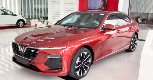 Đại lý bất ngờ ngừng nhận cọc VinFast Lux, khách Việt chớ dại “ôm” voucher