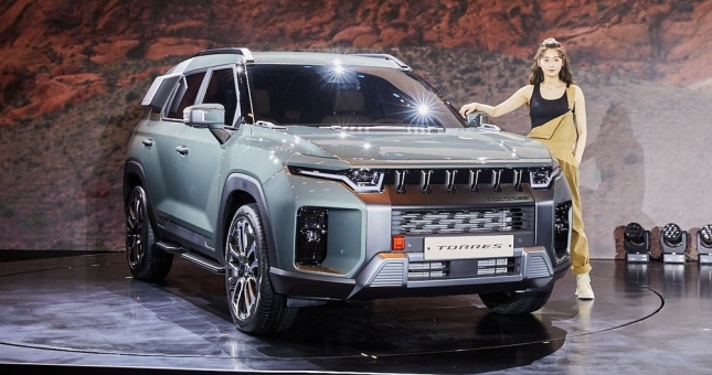 Giá chỉ từ 488 triệu đồng, mẫu SUV cỡ C vừa mở bán có gì đấu Tucson và Sportage?