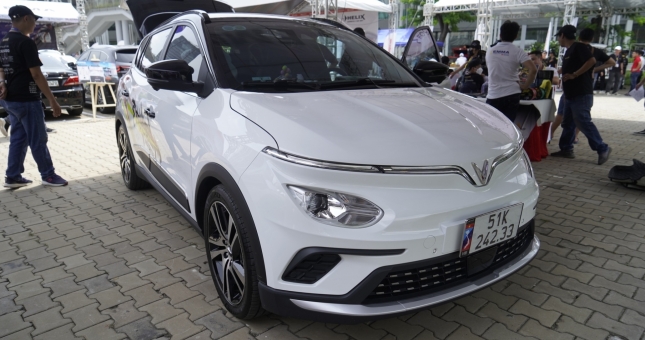 Chiếc VinFast VF e34 “gây sốt” khi được độ dàn loa 400 triệu đồng