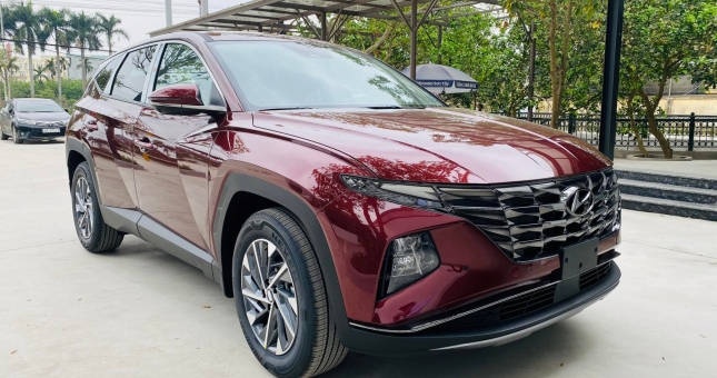 Giá xe Hyundai Tucson 2022 bắt đầu “hạ nhiệt”, sẵn sàng cạnh tranh CX-5, CR-V