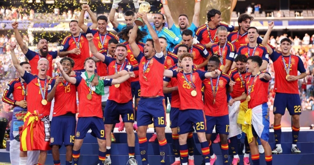 Man City báo động đỏ, người thống trị World Cup quyết chốt Real Madrid