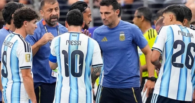 NÓNG: Argentina giữ chân người quan trọng nhất đến World Cup 2030