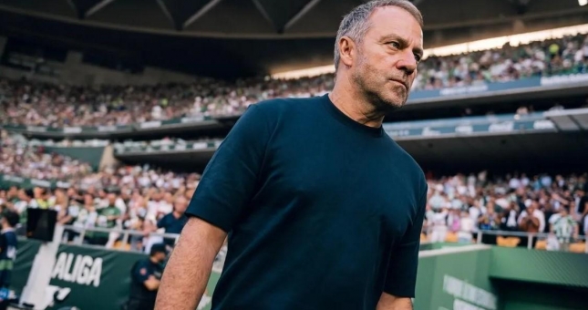 Thua đau Real Madrid, Hansi Flick lập tức 'chữa cháy' cho Barca