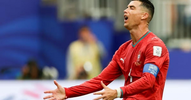 HLV Cannavaro cảnh báo Uzbekistan đừng mắc bẫy Ronaldo
