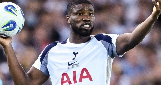 XÁC NHẬN: Tottenham chia tay “máy ném biên” từng vô địch Europa League