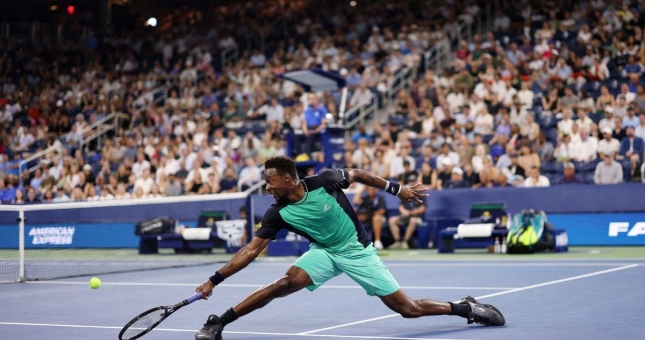 “Nghệ sĩ” làng banh nỉ mở màn show diễn cuối cùng tại US Open bằng chiến thắng lịch sử