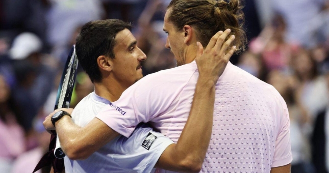 Zverev sống sót sau gần 5 giờ trước đồng hương Sinner, tránh cú sốc lịch sử US Open