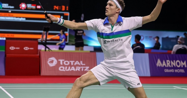 Tay vợt số 2 thế giới bất ngờ thua người kém 30 bậc