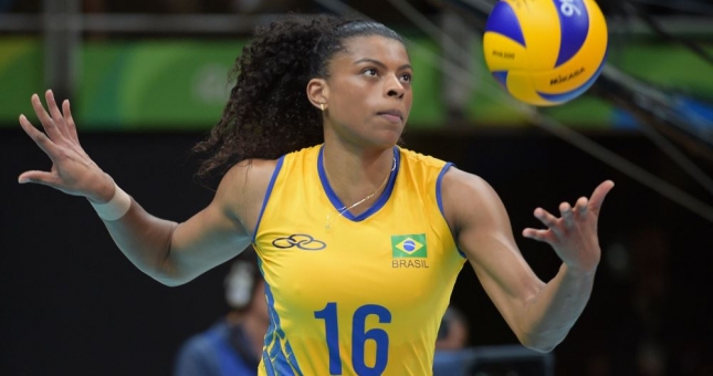 Fernanda Garay nhận giải VĐV bóng chuyền xuất sắc nhất Brazil năm 2021 trước khi từ giã sự nghiệp