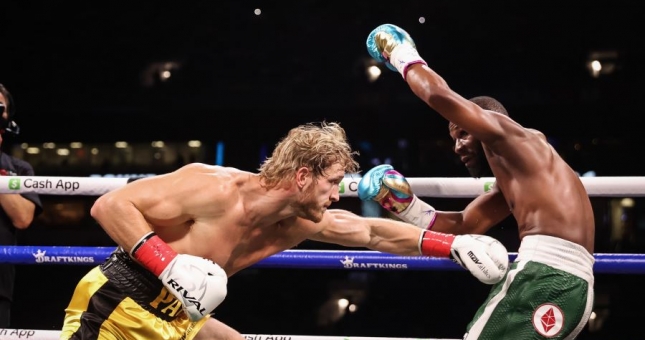 'Độc cô Cầu bại' Floyd Mayweather sẽ thượng đài trên một sân bay vào tháng 2