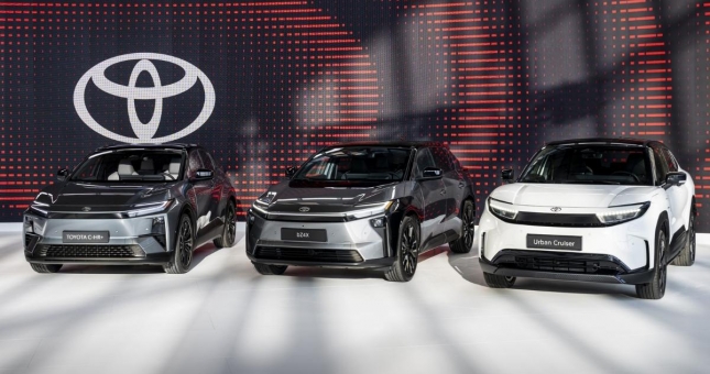 Bảng giá xe ô tô Toyota & giá lăn bánh tháng 10/2026