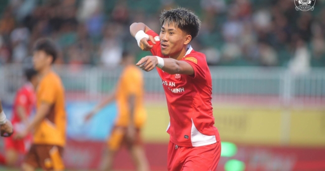 HLV Kim Sang Sik triệu tập tiền vệ Việt kiều cực hiếm?