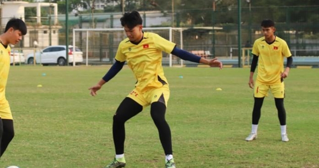 Thủ môn cao nhất lịch sử chính thức tái xuất tuyển Việt Nam