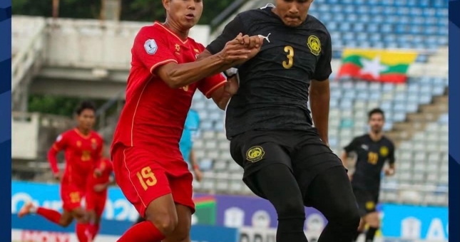 CĐV Malaysia phản ứng dữ dội sau chiến thắng 2-1 ở trận ra quân AFF Cup