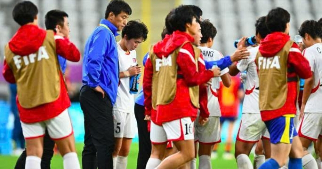 HLV Triều Tiên nói một câu thật buồn khi tuột ngôi vương World Cup