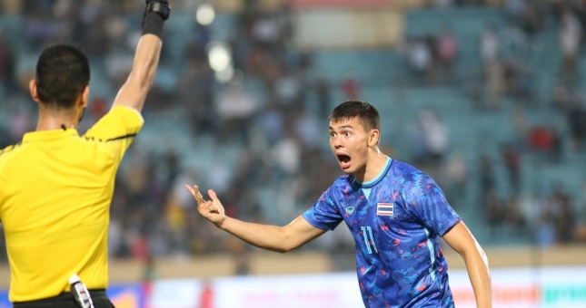 Trọng tài bắt chính trận U23 Thái Lan gặp chuyện khó đỡ trên MXH