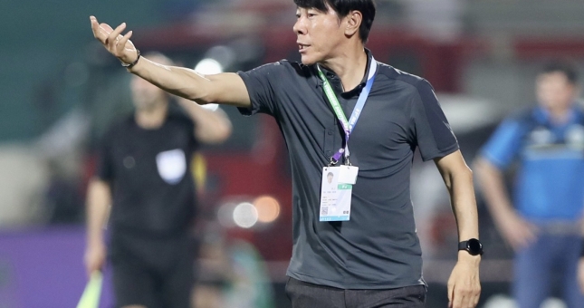 Bị đội hạng 188 FIFA cầm hòa, HLV Indonesia lo 'sốt vó' ở VL ASIAN Cup