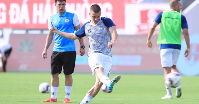 CLB Hà Nội bất ngờ nhận tin dữ trước ngày V-League trở lại