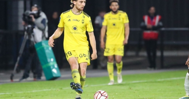 'Người tiền nhiệm' của Quang Hải ở Pau FC chuẩn bị đối đầu Messi, Neymar