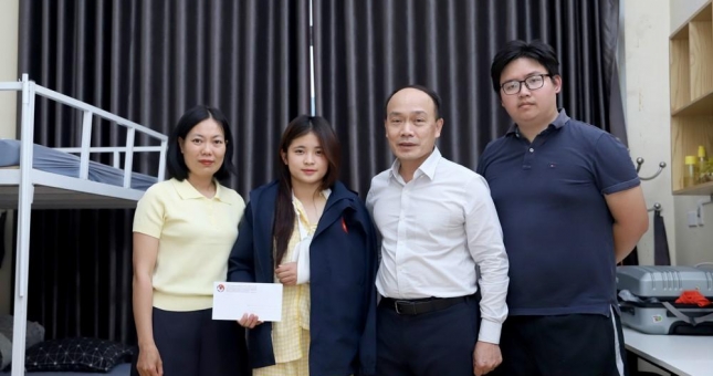 VFF có hành động ý nghĩa với tuyển thủ Việt Nam bị gãy tay