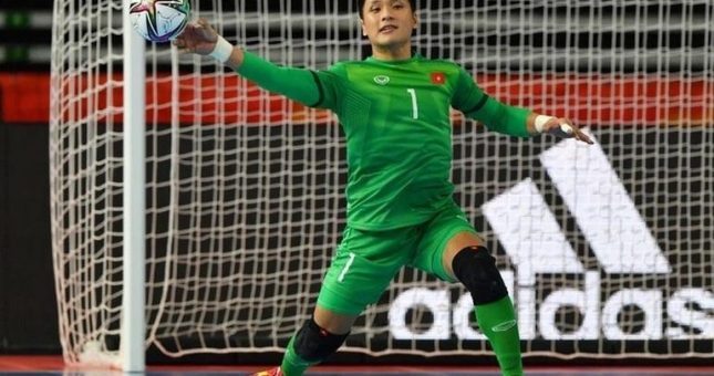 Thủ môn top 10 thế giới trở lại, ĐT Việt Nam hòa đội Thái Lan 2-2