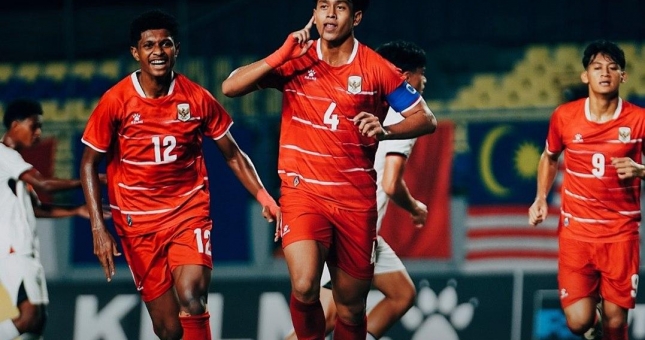 Indonesia thắng đậm 4-0, gửi chiến thư tới ĐT Việt Nam