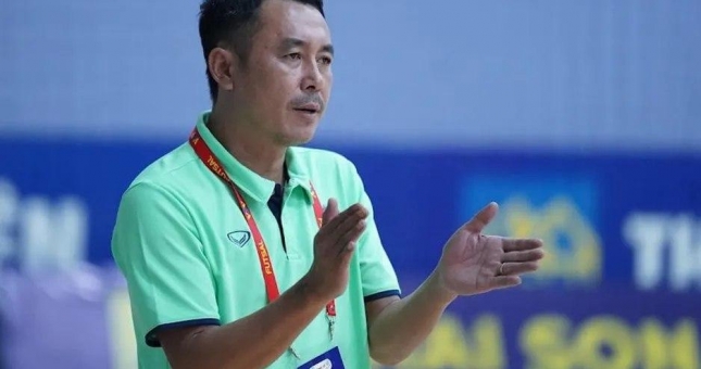 HLV tuyển Việt Nam nói lời thật lòng sau thất bại đậm 0-19