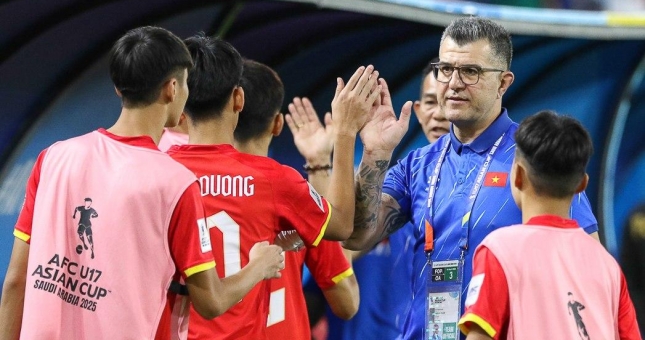 CHÍNH THỨC: HLV Brazil lập kỷ lục cực khủng với tuyển Việt Nam
