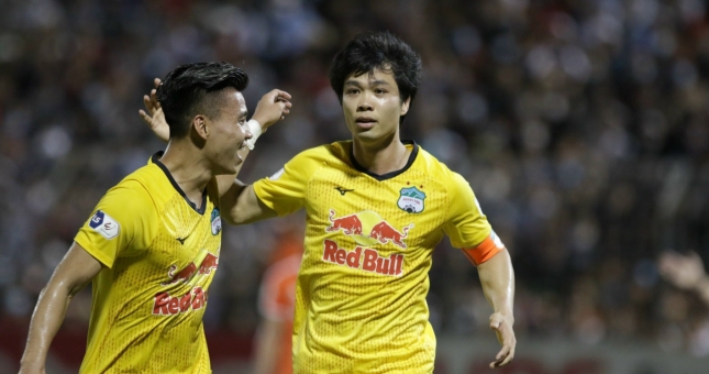 Cầu thủ HAGL xuất ngoại: HLV Kiatisak có đồng ý?