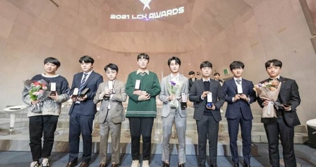 LCK Awards 2021: DK và ShowMaker nhận 'mưa' giải thưởng