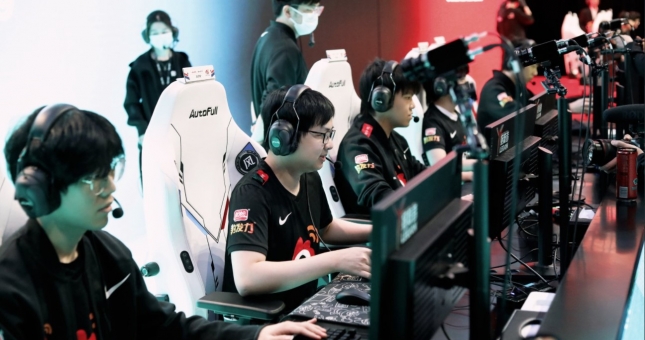 Trực tiếp LPL Mùa Xuân 2022 hôm nay 31/3: WBG chạm trán JDG