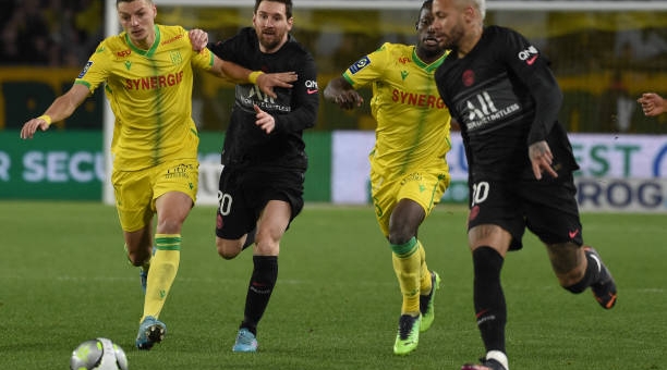 Messi và hàng công phung phí cơ hội, PSG bất ngờ nhận thất bại trước đối thủ dưới cơ