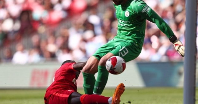 Mane tiết lộ cách biến thủ môn Man City thành 'trò hề'