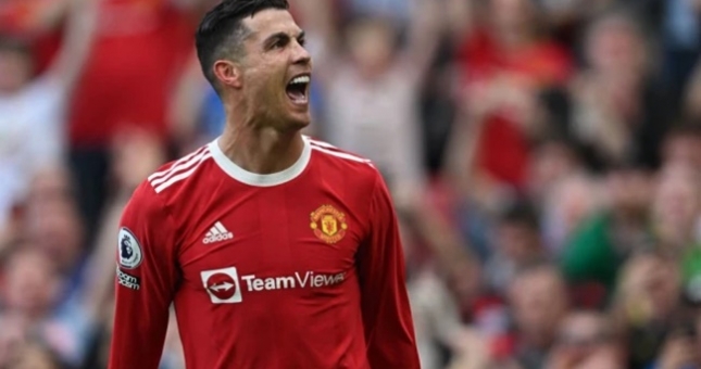 Ronaldo được thưởng khủng sau cú hat-trick trước Norwich