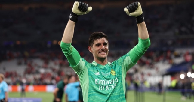 Giành Champions League, Courtois tranh thủ mỉa mai CĐV Chelsea