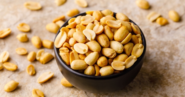Ăn lạc có béo không? Bí quyết ăn lạc không lo tăng cân